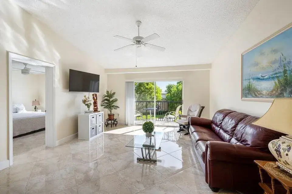1100 Crestwood Court # 1110, Royal Palm Beach FL 33411