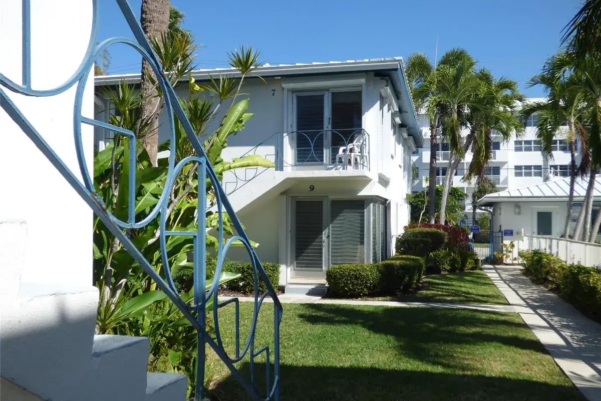 561 Bayshore Drive # 7, Fort Lauderdale FL 33304