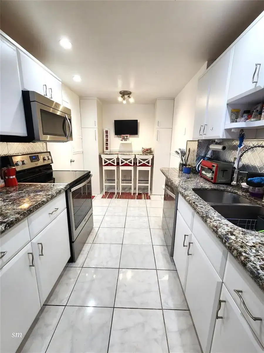 4400 Hillcrest Drive # 404, Hollywood FL 33021 photo 5