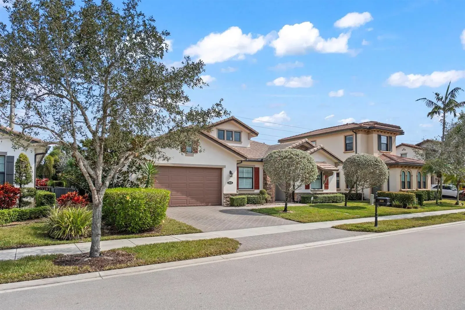 8840 Watercrest Cir Circle E, Parkland FL 33076