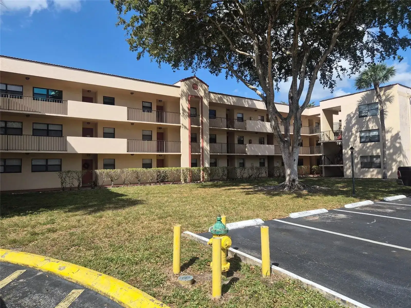 3252 Foxcroft Road # 113, Miramar FL 33025 photo 2