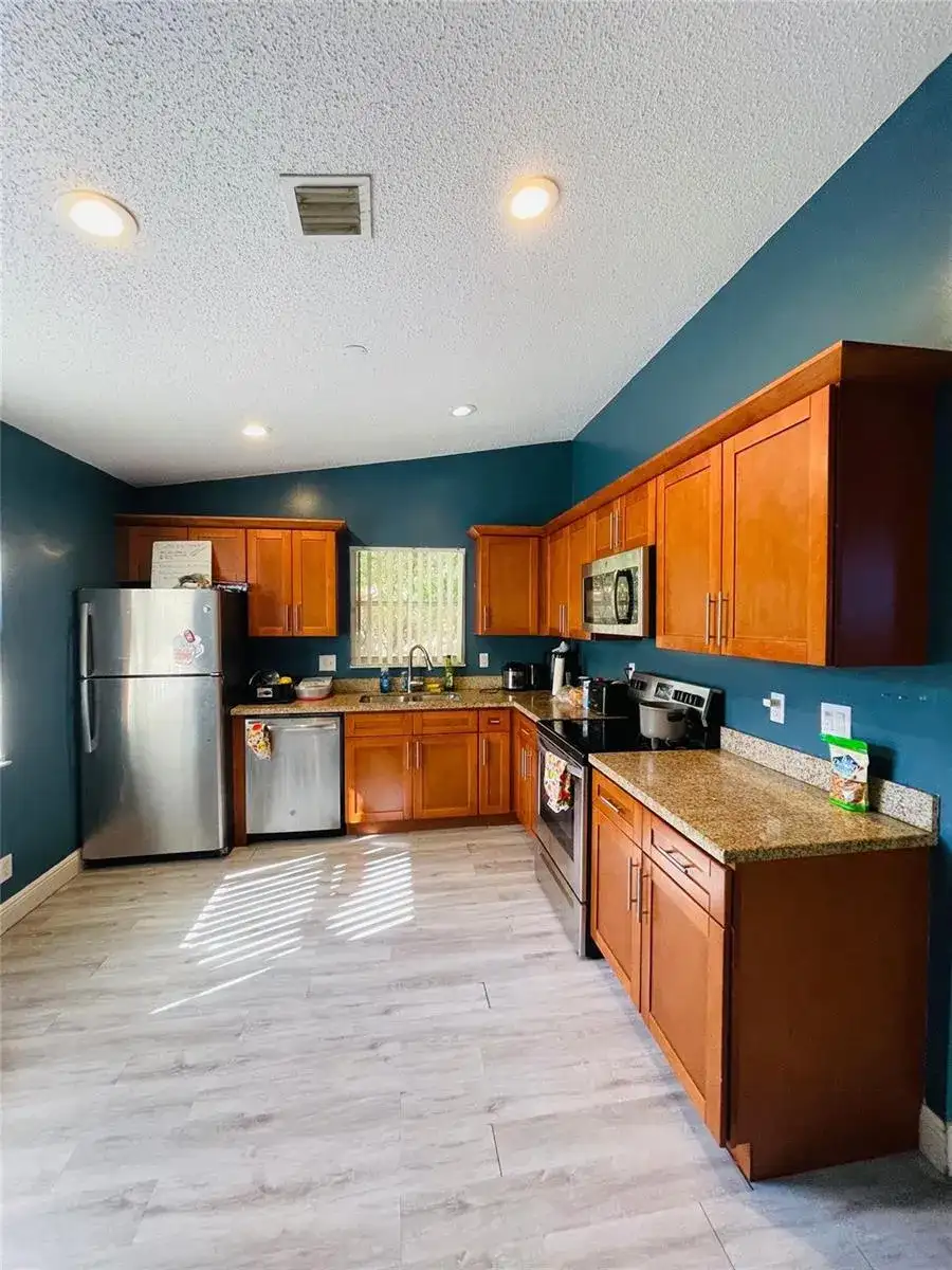 244 Caribe Court, FL 33413 photo 4
