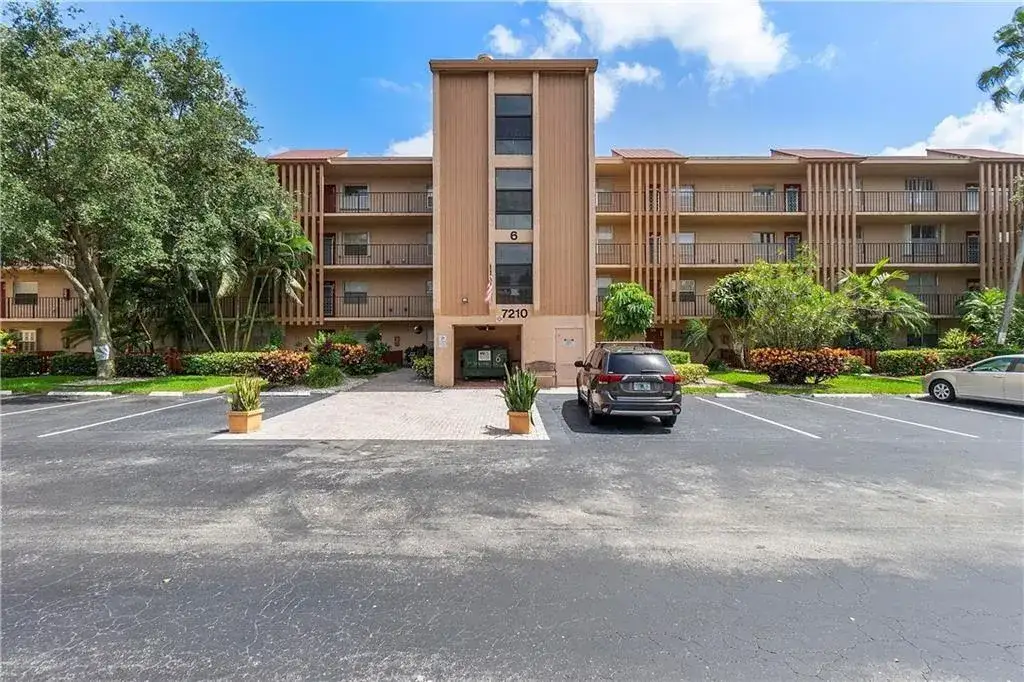 7210 Lake Circle Drive # 306, Margate FL 33063 photo 3