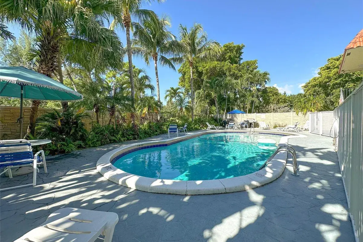 1125 NE 16th Place # 105, Fort Lauderdale FL 33305