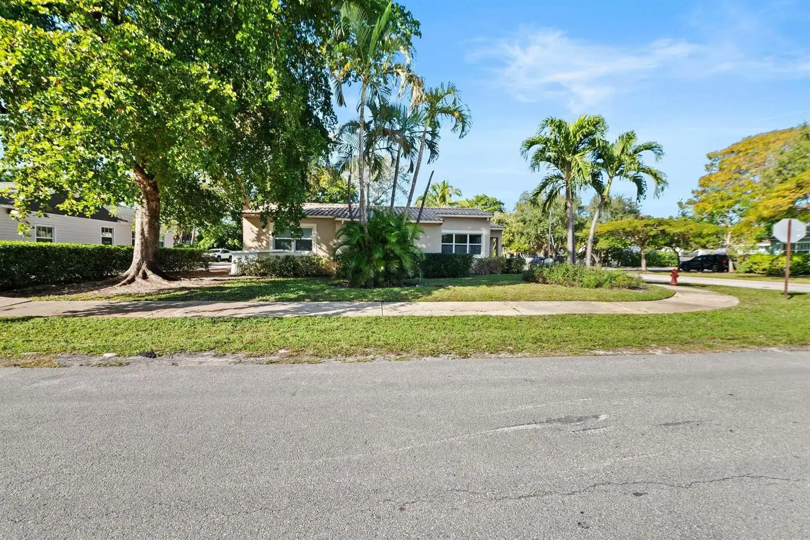 1901 SE 4th Avenue, Fort Lauderdale FL 33316 photo 2