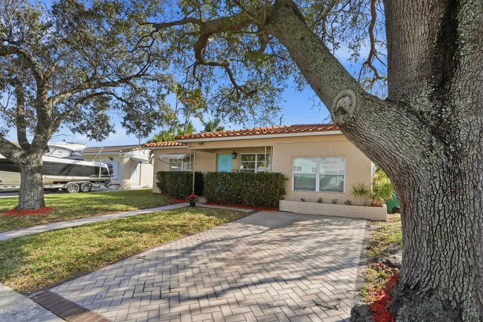 218 SE 3rd Terrace, Dania Beach FL 33004 photo 2