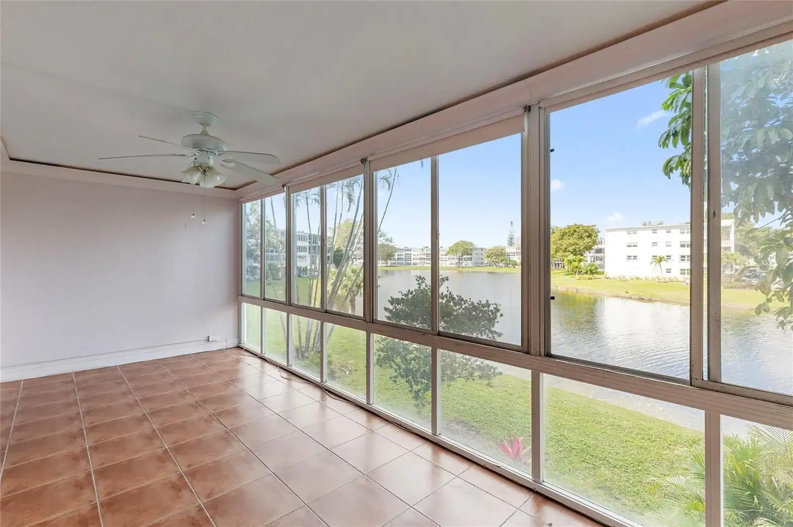 2122 Cambridge F # 2122, Deerfield Beach FL 33442 photo 2