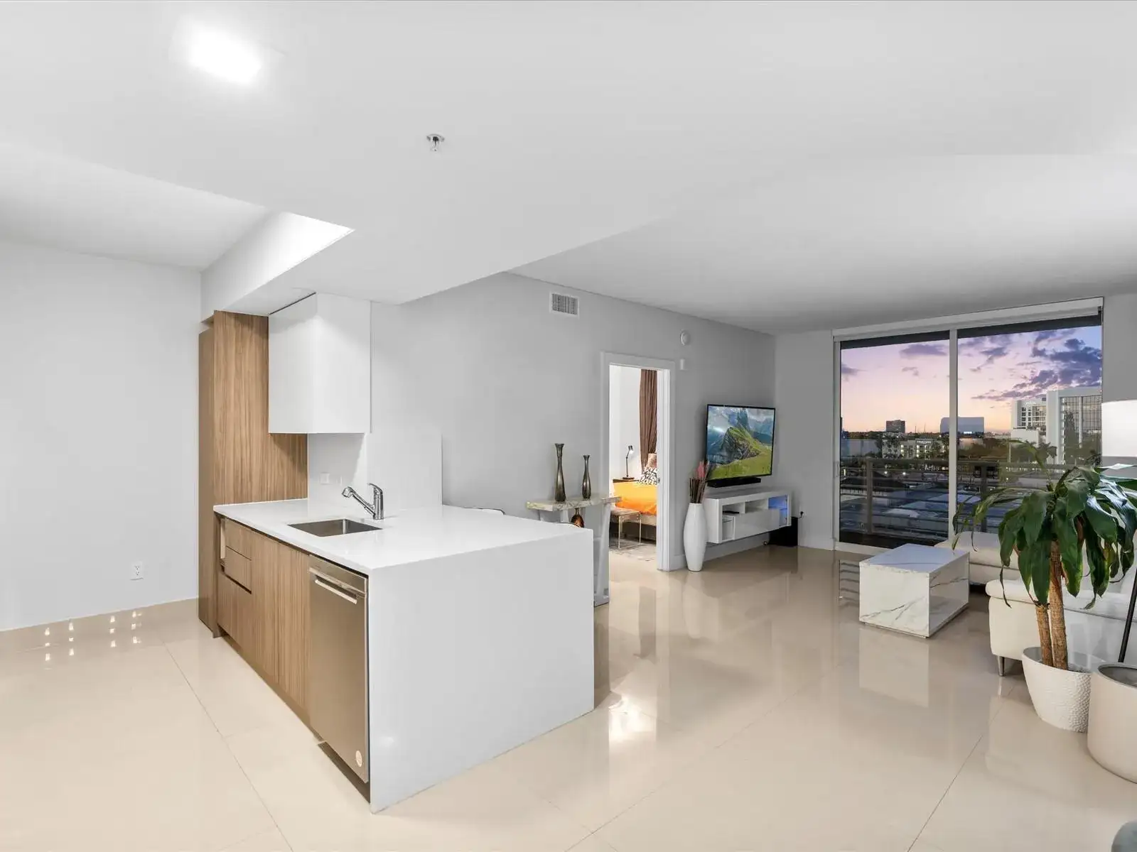 18800 NE 29th Avenue # 704, Aventura FL 33180 photo 2