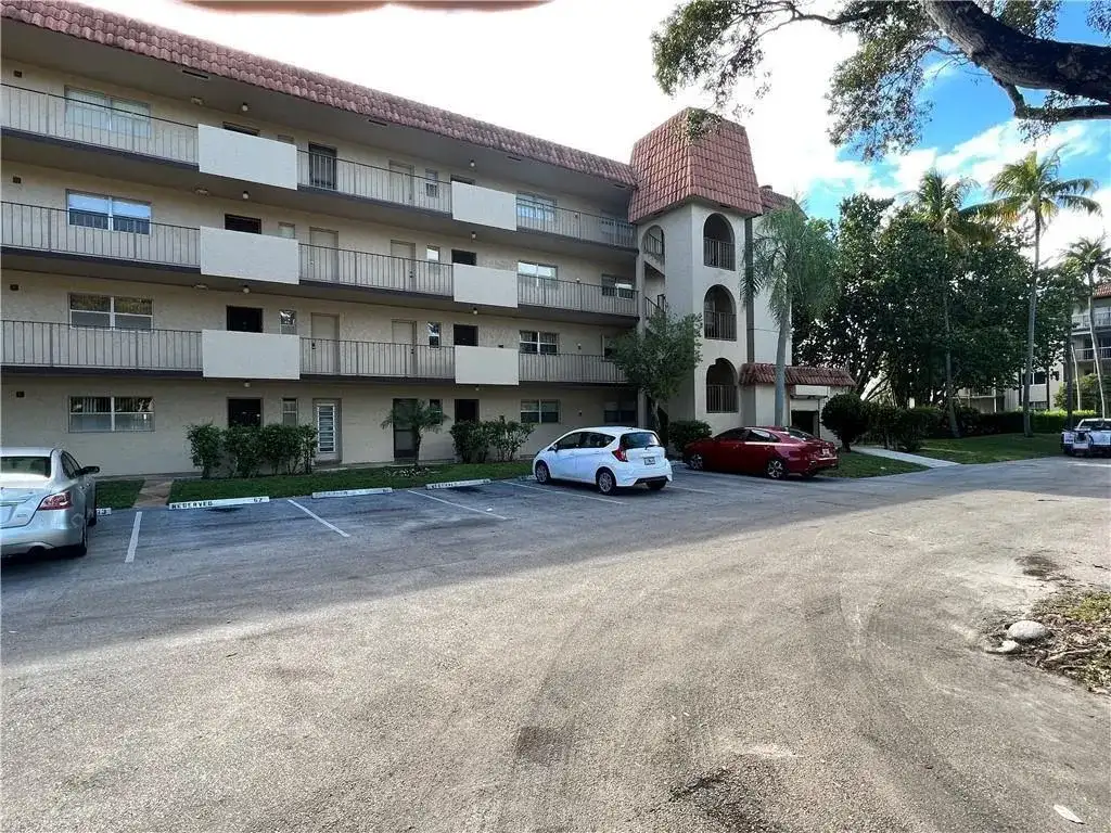 6300 S Falls Circle Drive # 412, Lauderhill FL 33319 photo 2