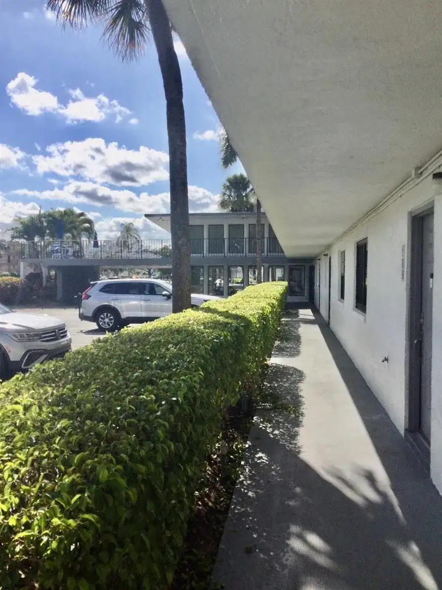 9233 SW 8th Street # 110, Boca Raton FL 33428 photo 2