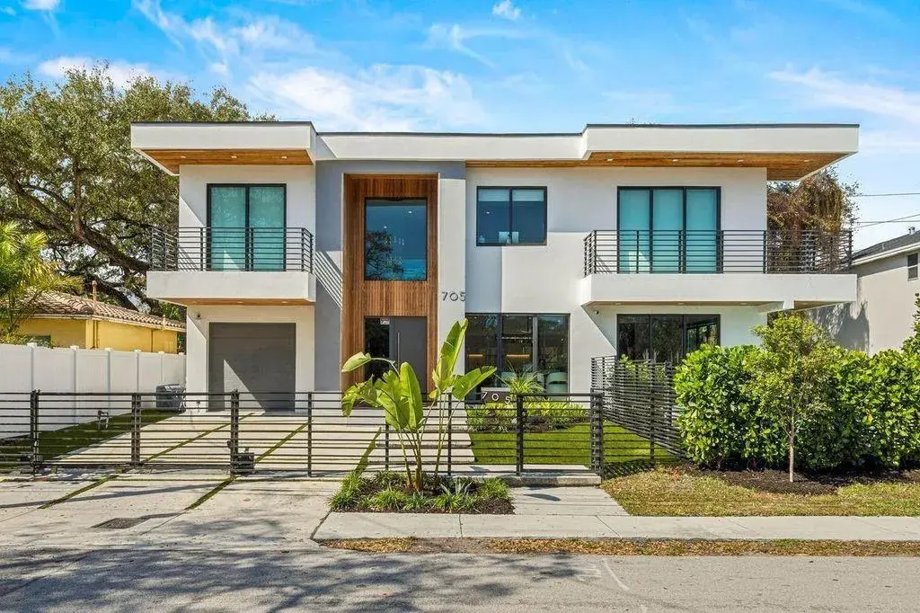 705 SW 8th Terrace, Fort Lauderdale FL 33315