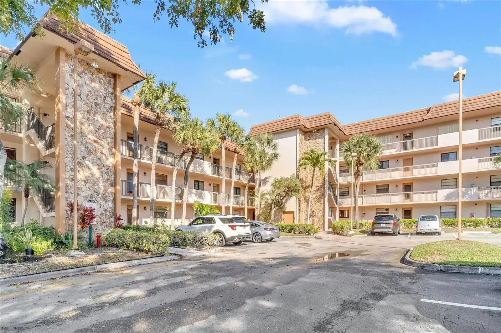 4975 E Sabal Palm Boulevard # 408, Tamarac FL 33319