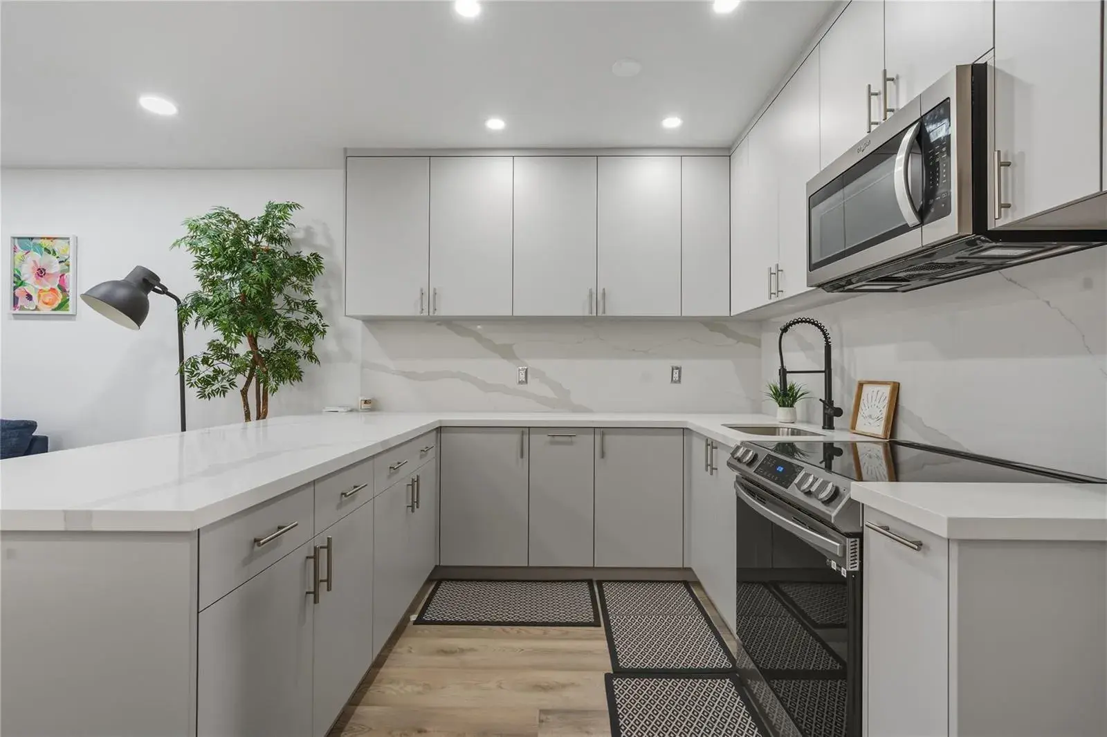 900 SW 10 Terrace # 11S, Hallandale Beach FL 33009