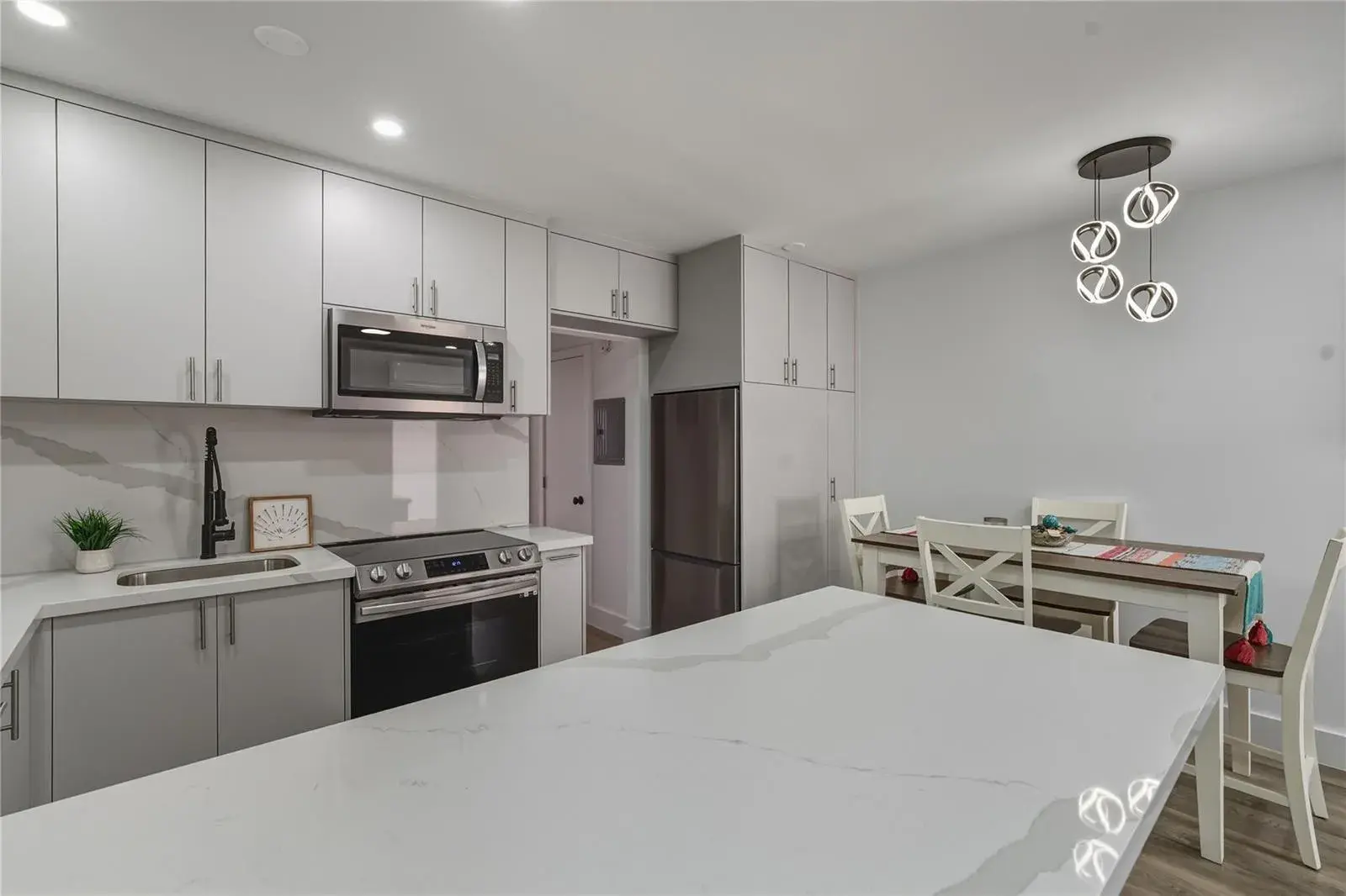 900 SW 10 Terrace # 11S, Hallandale Beach FL 33009