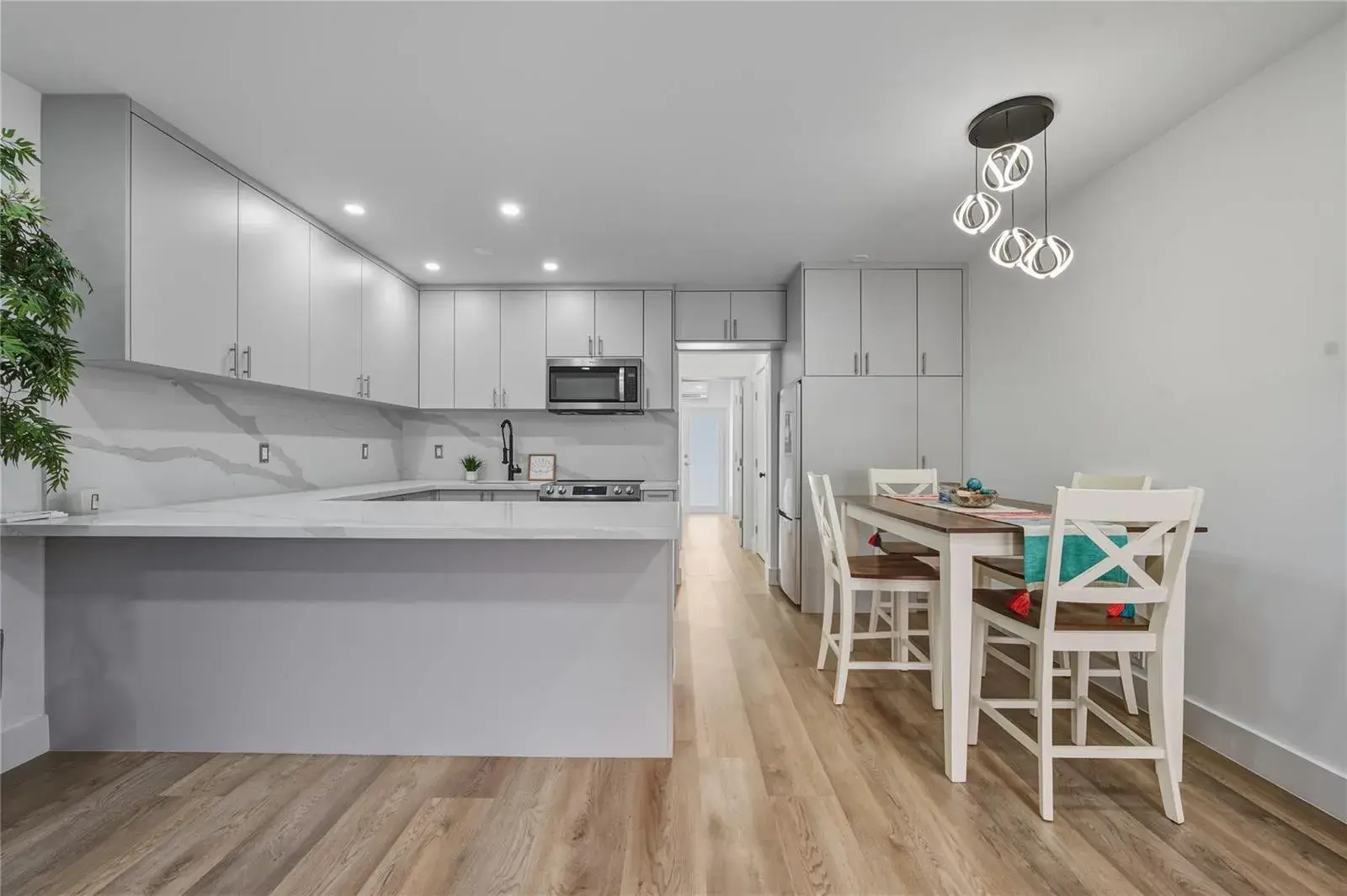 900 SW 10 Terrace # 11S, Hallandale Beach FL 33009