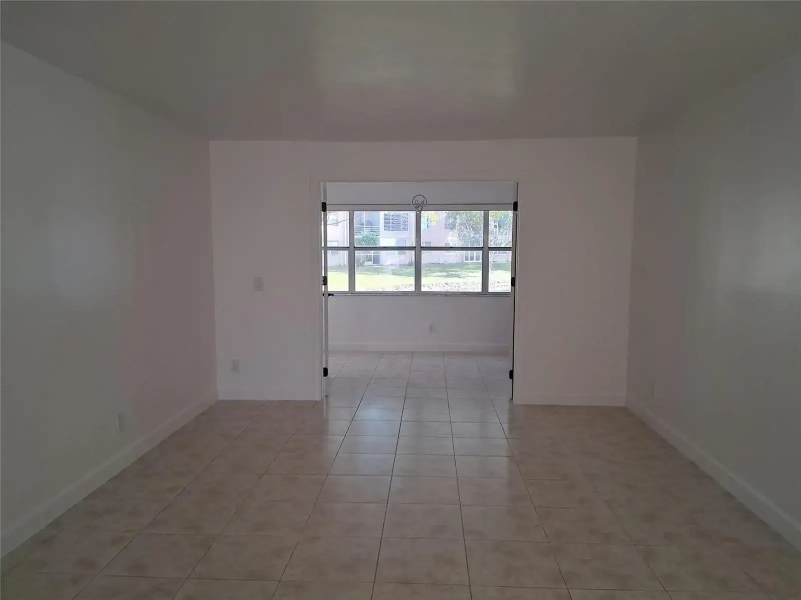 9800 Sunrise Lakes Boulevard # 109, Sunrise FL 33322 photo 2