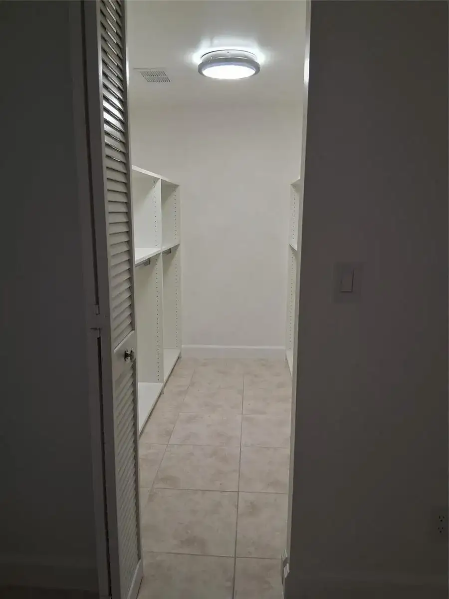 9800 Sunrise Lakes Boulevard # 109, Sunrise FL 33322 photo 5