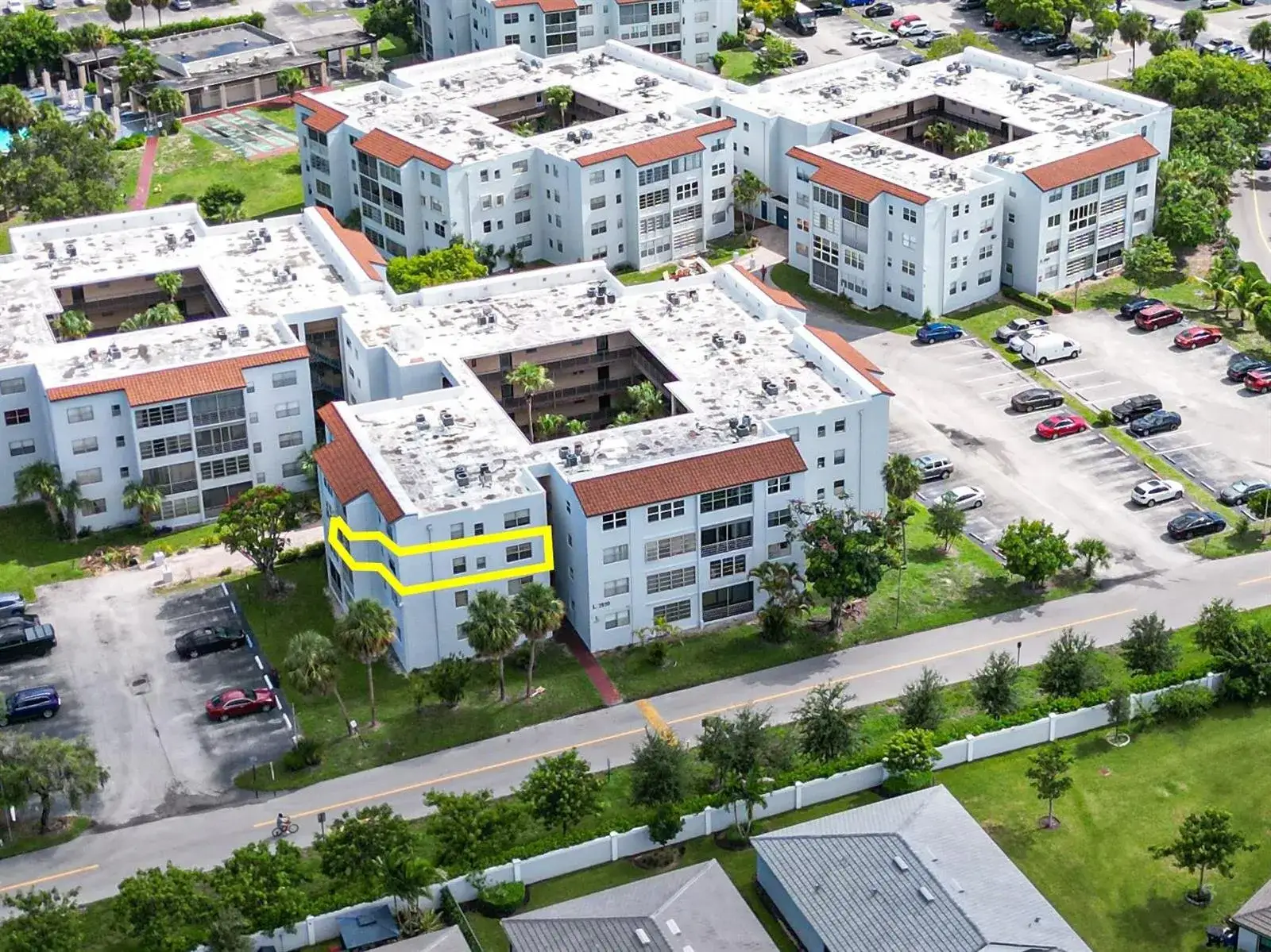 2850 Somerset Drive # 307L, Lauderdale Lakes FL 33311