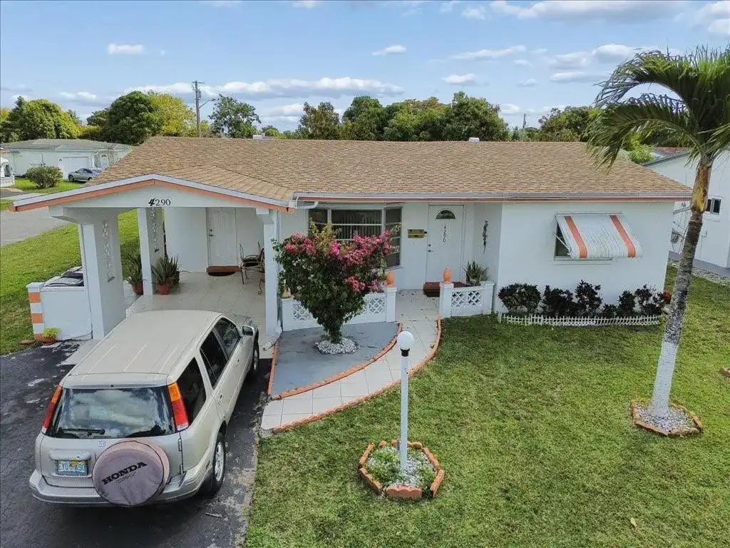 4290 NW 49th Terrace, Lauderdale Lakes FL 33319