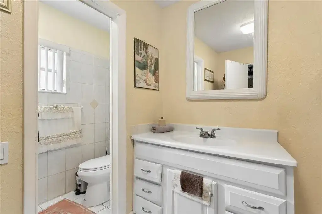 4290 NW 49th Terrace, Lauderdale Lakes FL 33319 photo 5