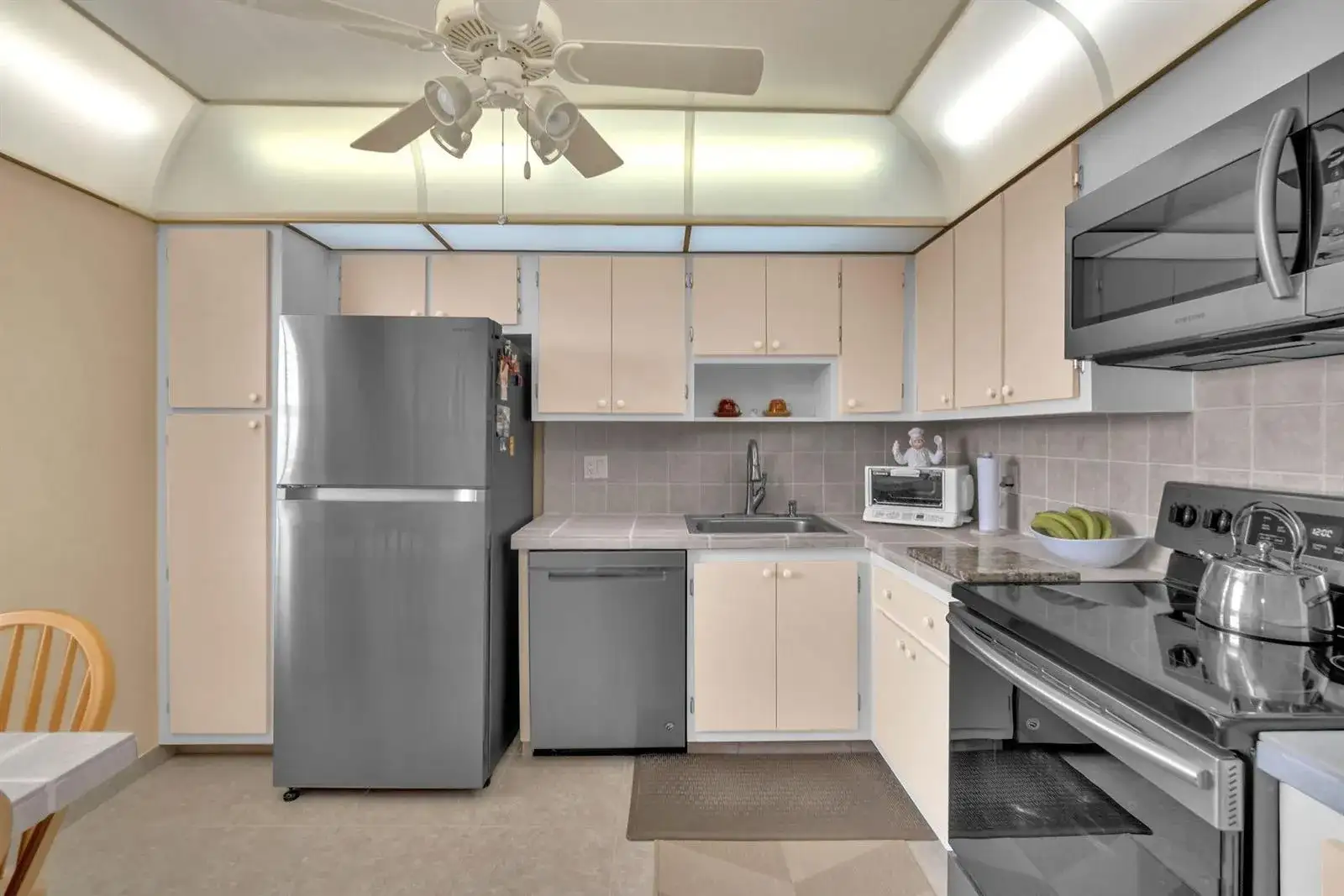 605 Oaks Drive # 907, Pompano Beach FL 33069 photo 3