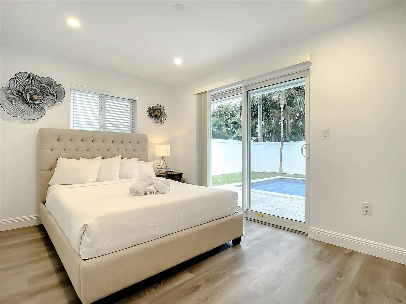 2100 NE 45th Street # 1, Fort Lauderdale FL 33308