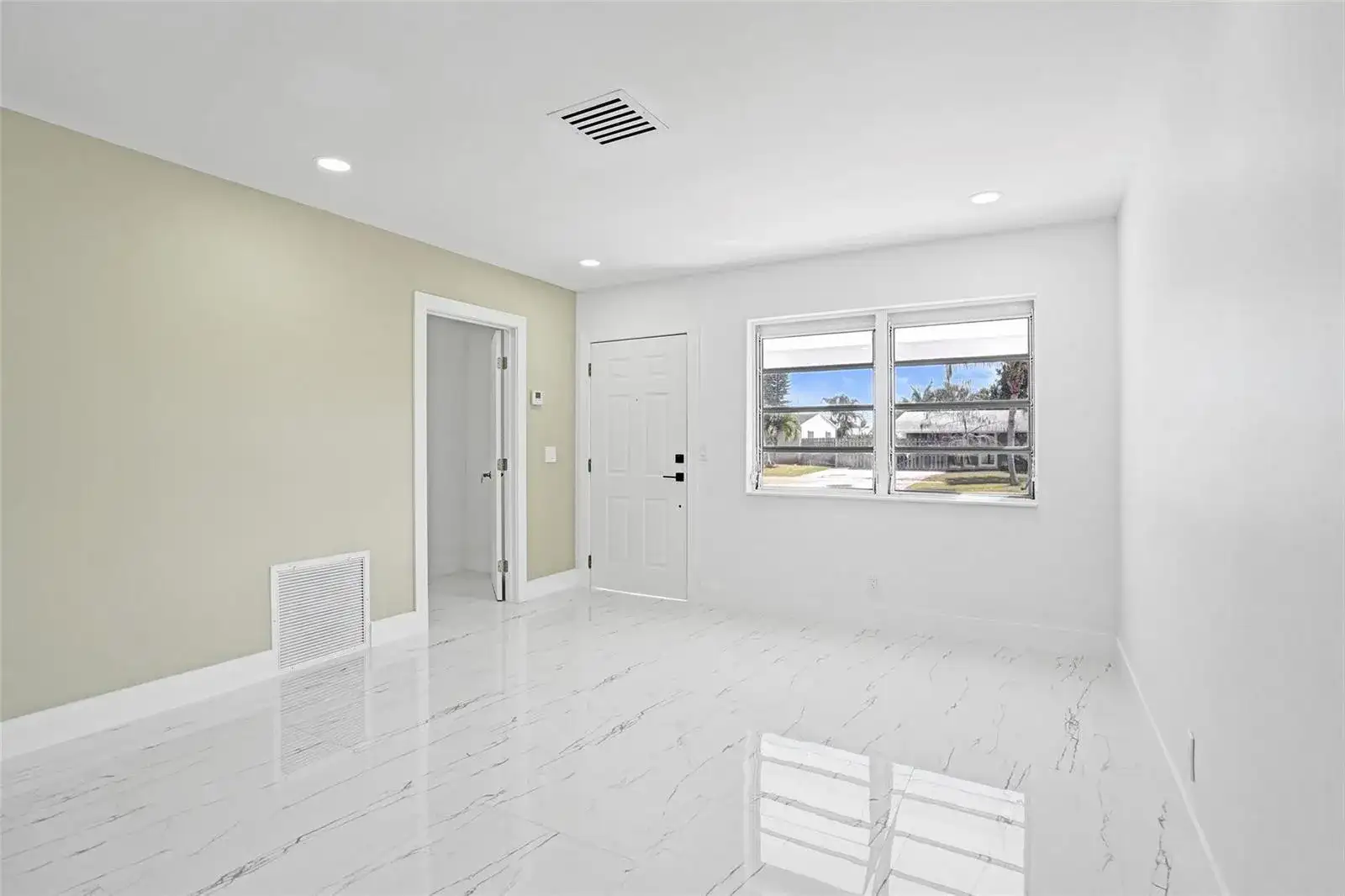 1437 SW 1st Avenue, Deerfield Beach FL 33441 photo 4