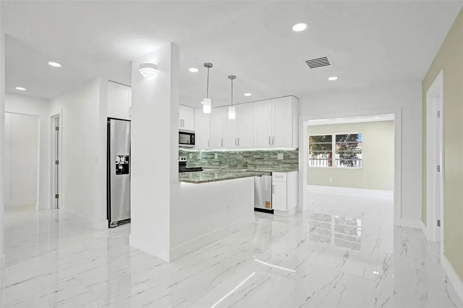1437 SW 1st Avenue, Deerfield Beach FL 33441 photo 5