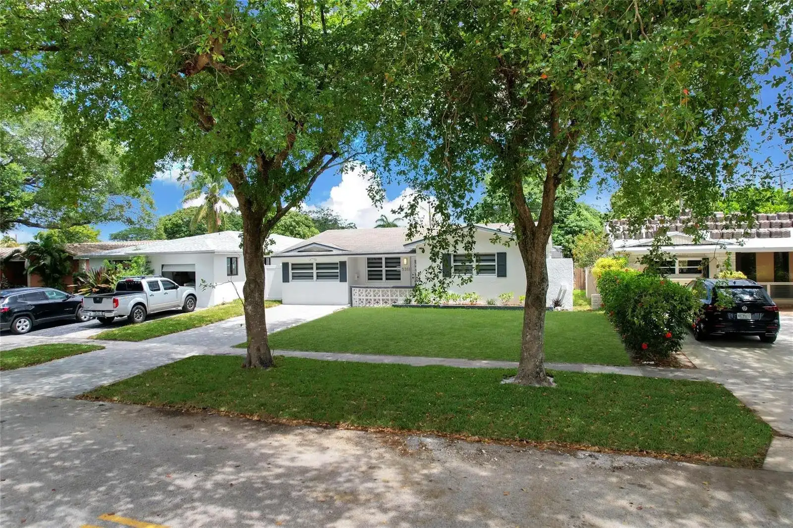 5311 Pierce Street, Hollywood FL 33021 photo 2