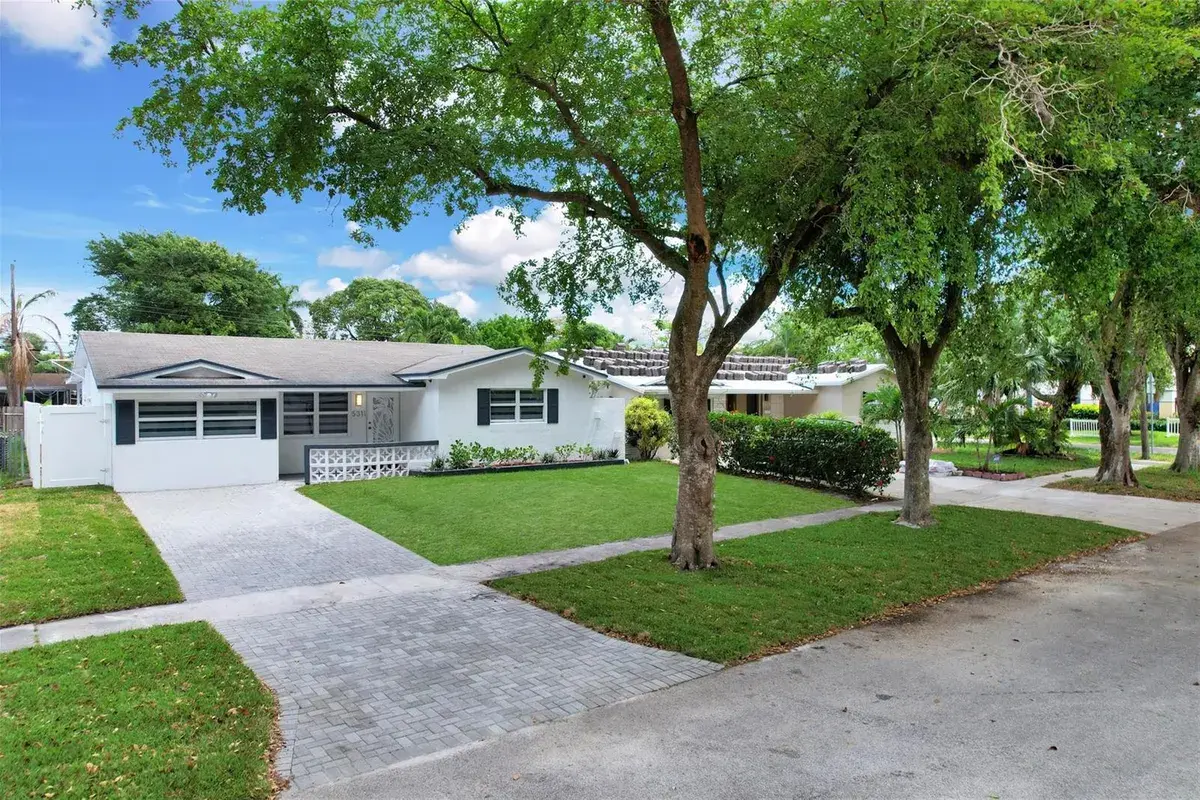 5311 Pierce Street, Hollywood FL 33021