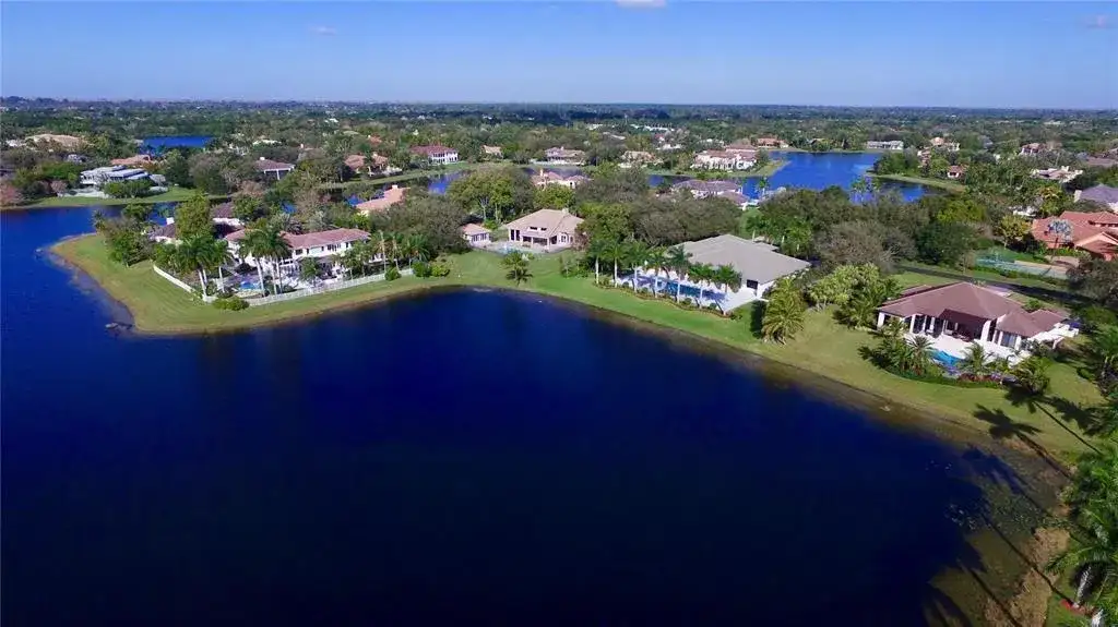 3190 Willow Lane, Weston FL 33331 photo 2