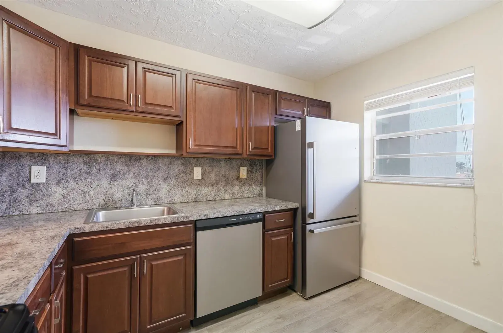 1400 NE 57th Street # 304, Fort Lauderdale FL 33334