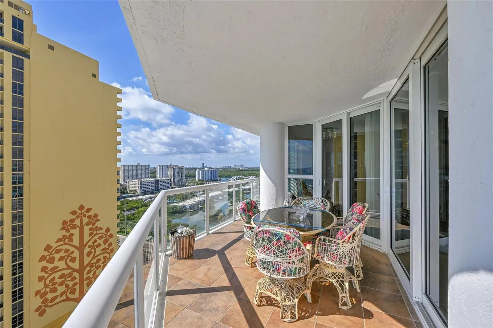 16425 Collins Avenue # 2011, Sunny Isles Beach FL 33160
