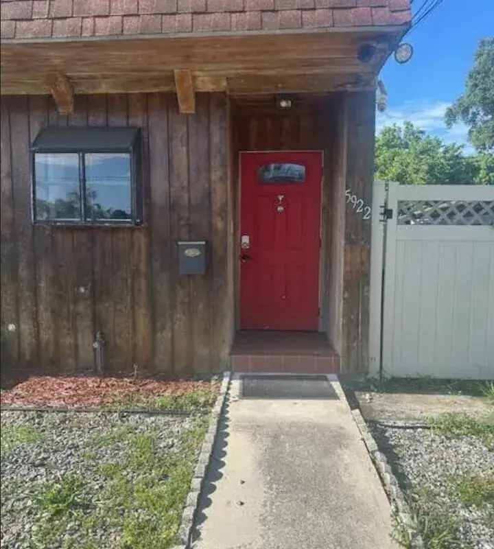 5922 Thomas Street, Hollywood FL 33021