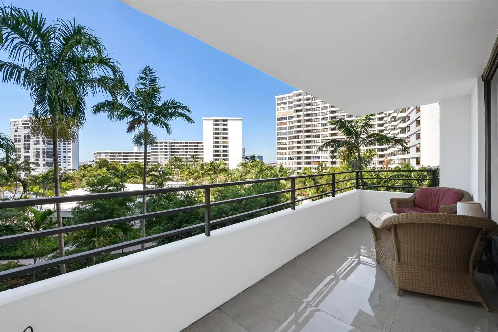 2500 Parkview Drive # 615, Hallandale Beach FL 33009 photo 2