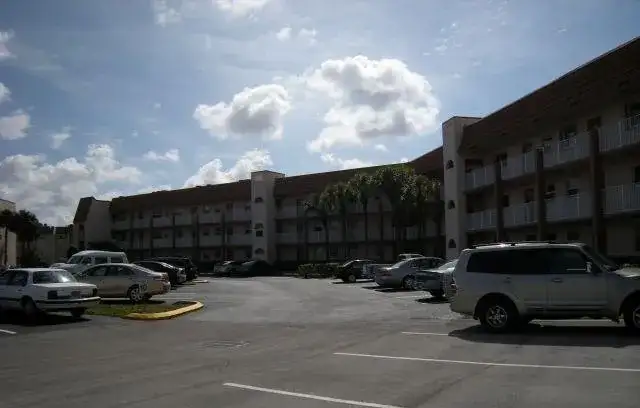 8040 N Sunrise Lakes Drive # 303, Fort Lauderdale FL 33322 photo 2