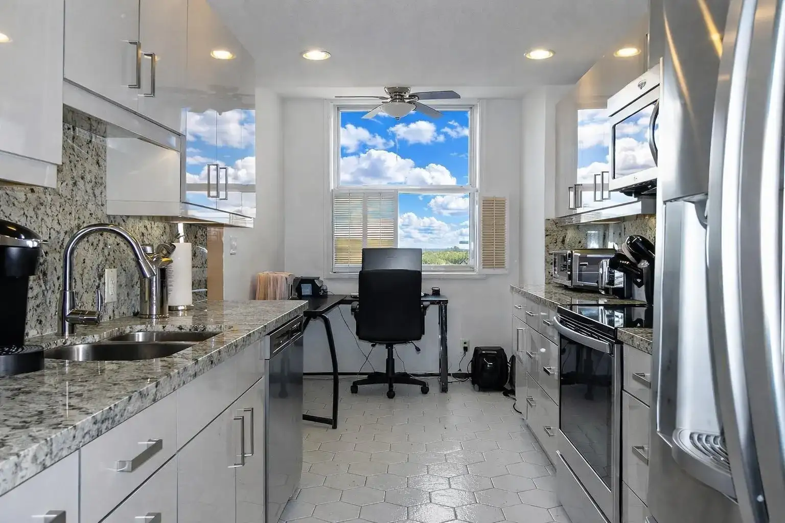 4330 Hillcrest Drive # 420, Hollywood FL 33021 photo 4