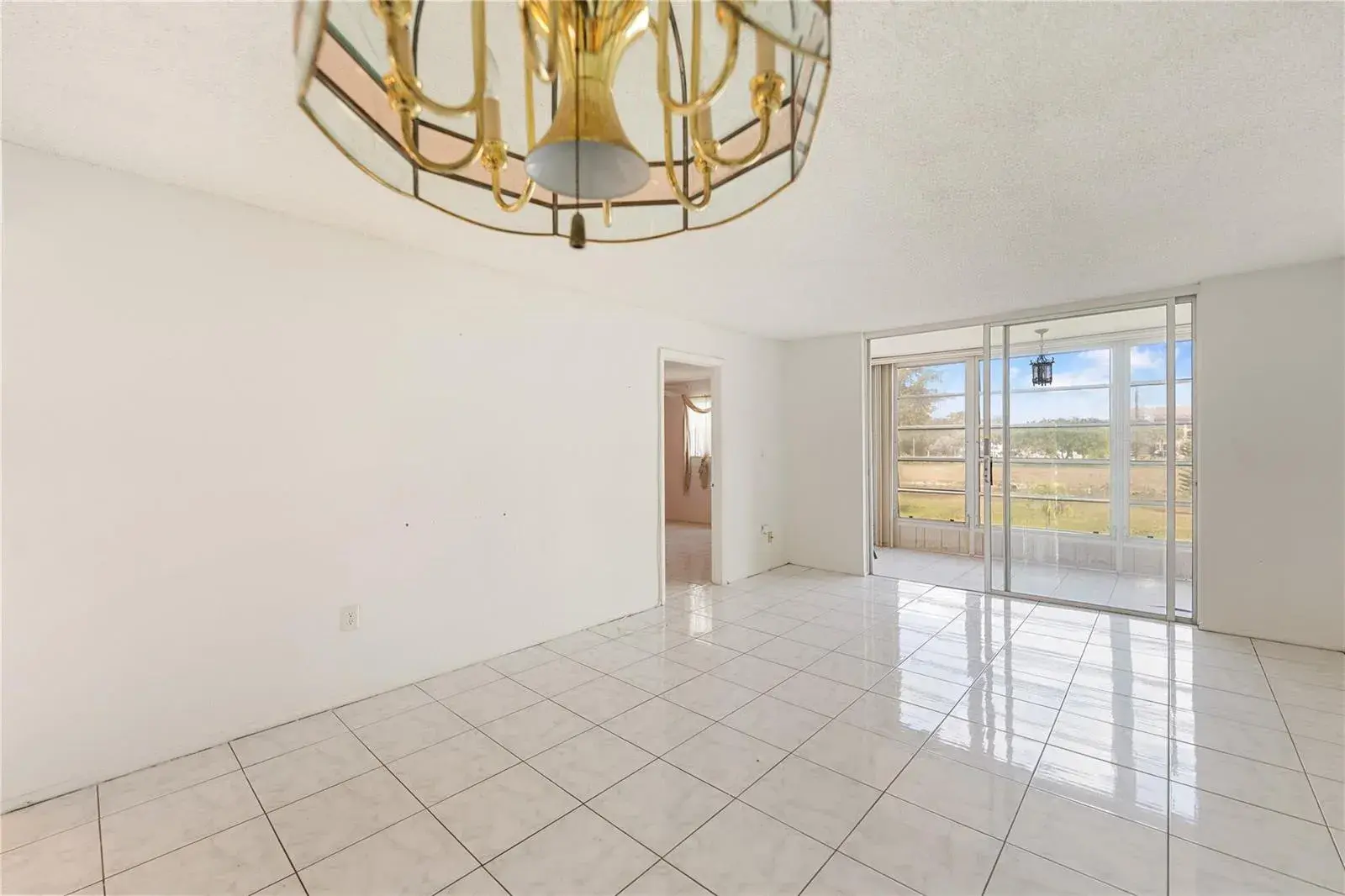 8081 N Sunrise Lakes Drive # 203, Sunrise FL 33322