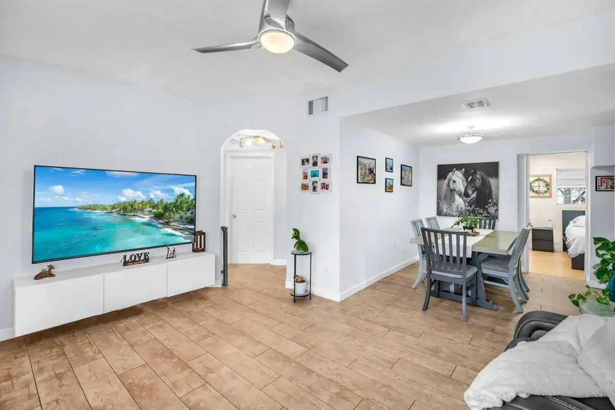 404 S 62nd Terrace, Hollywood FL 33023 photo 2