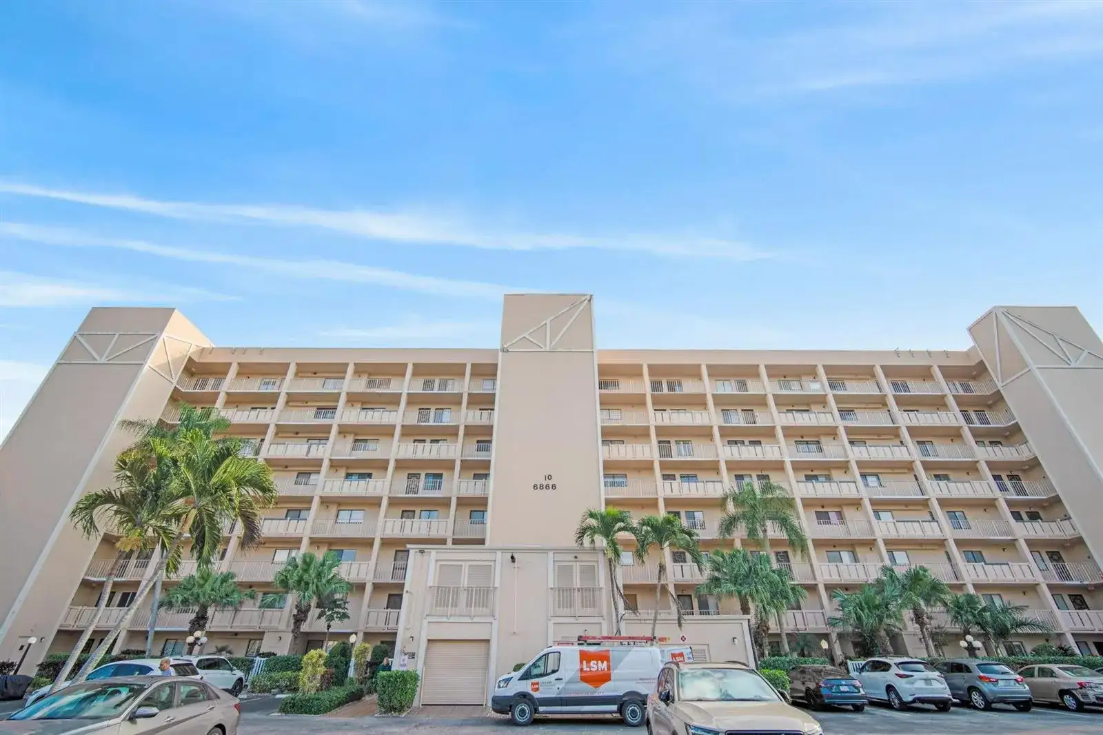 6866 Huntington Lane # 304, Delray Beach FL 33446 photo 2