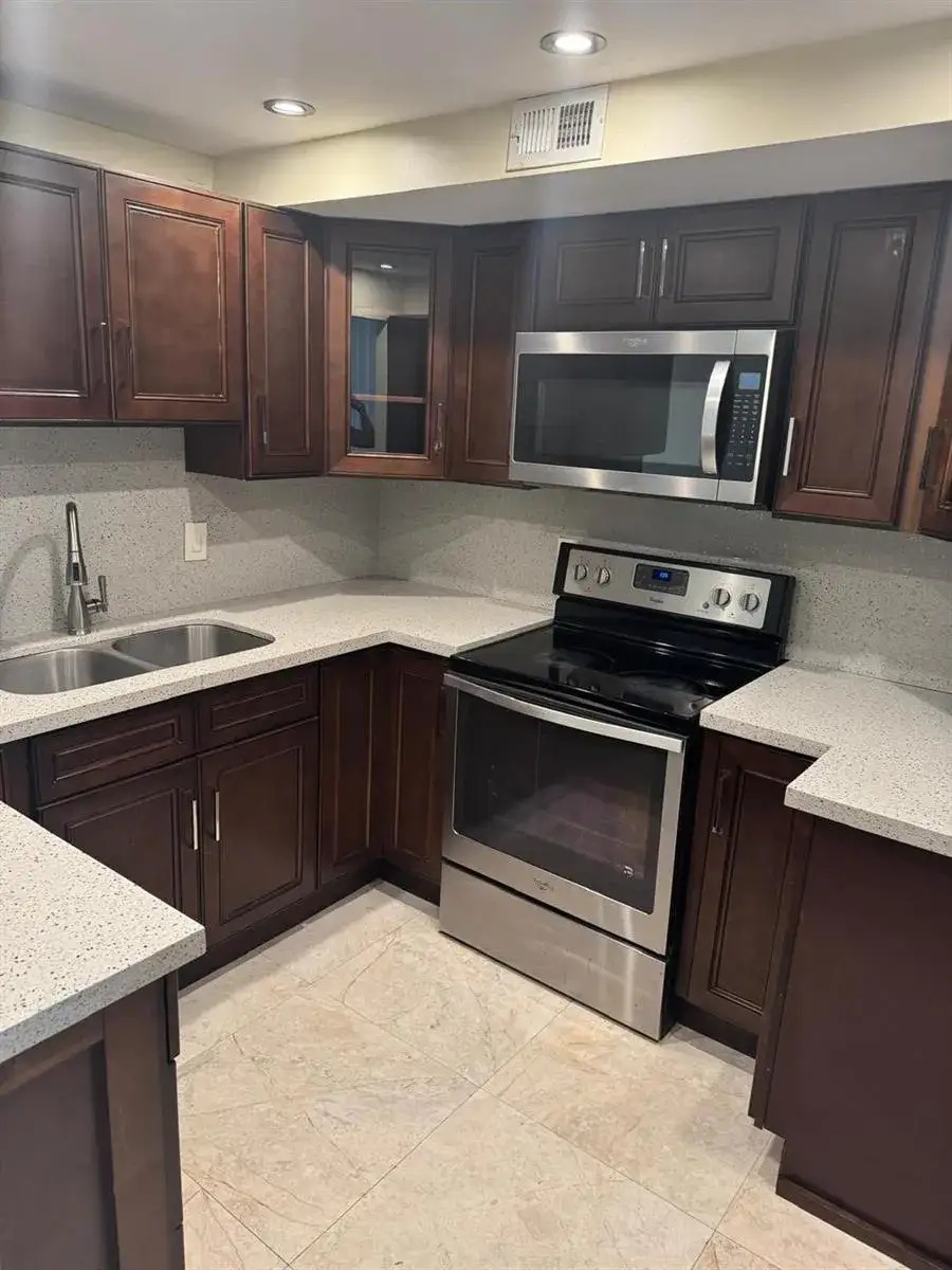 7041 Environ Boulevard # 326, Lauderhill FL 33319
