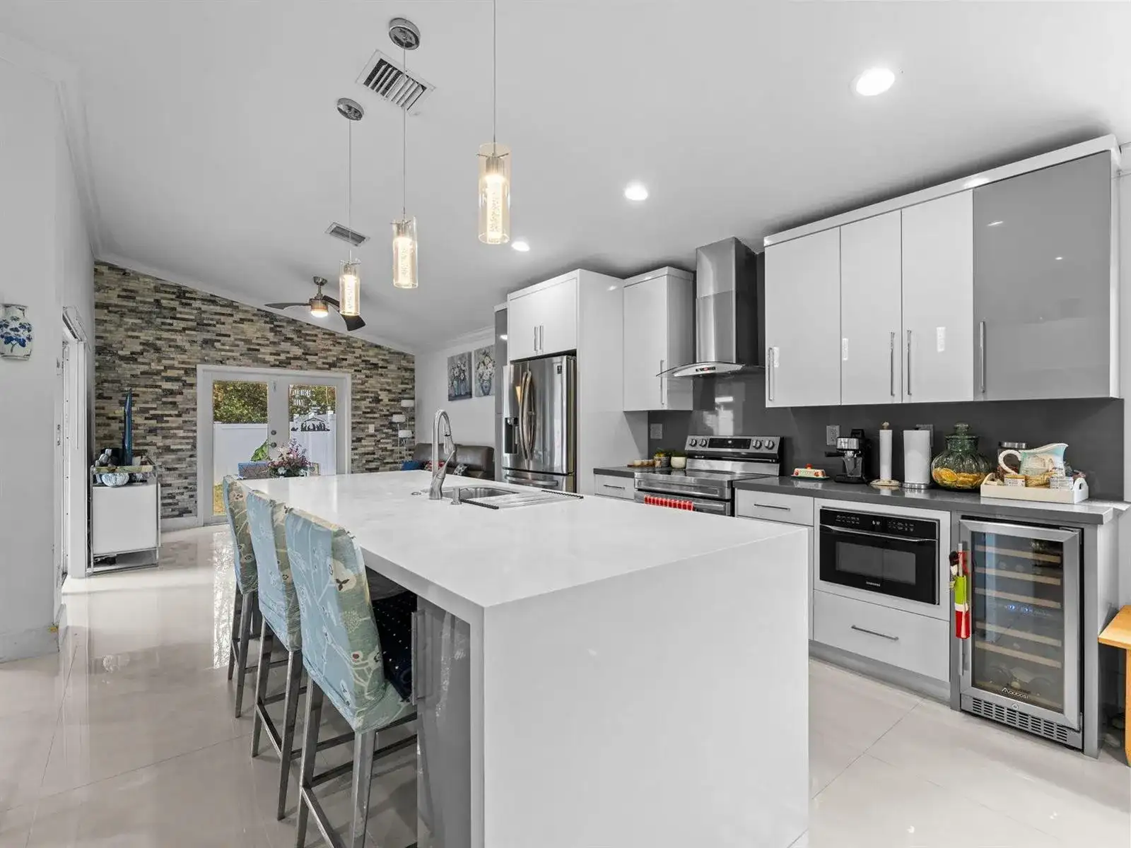 181 SW 203rd Avenue, Pembroke Pines FL 33029 photo 3