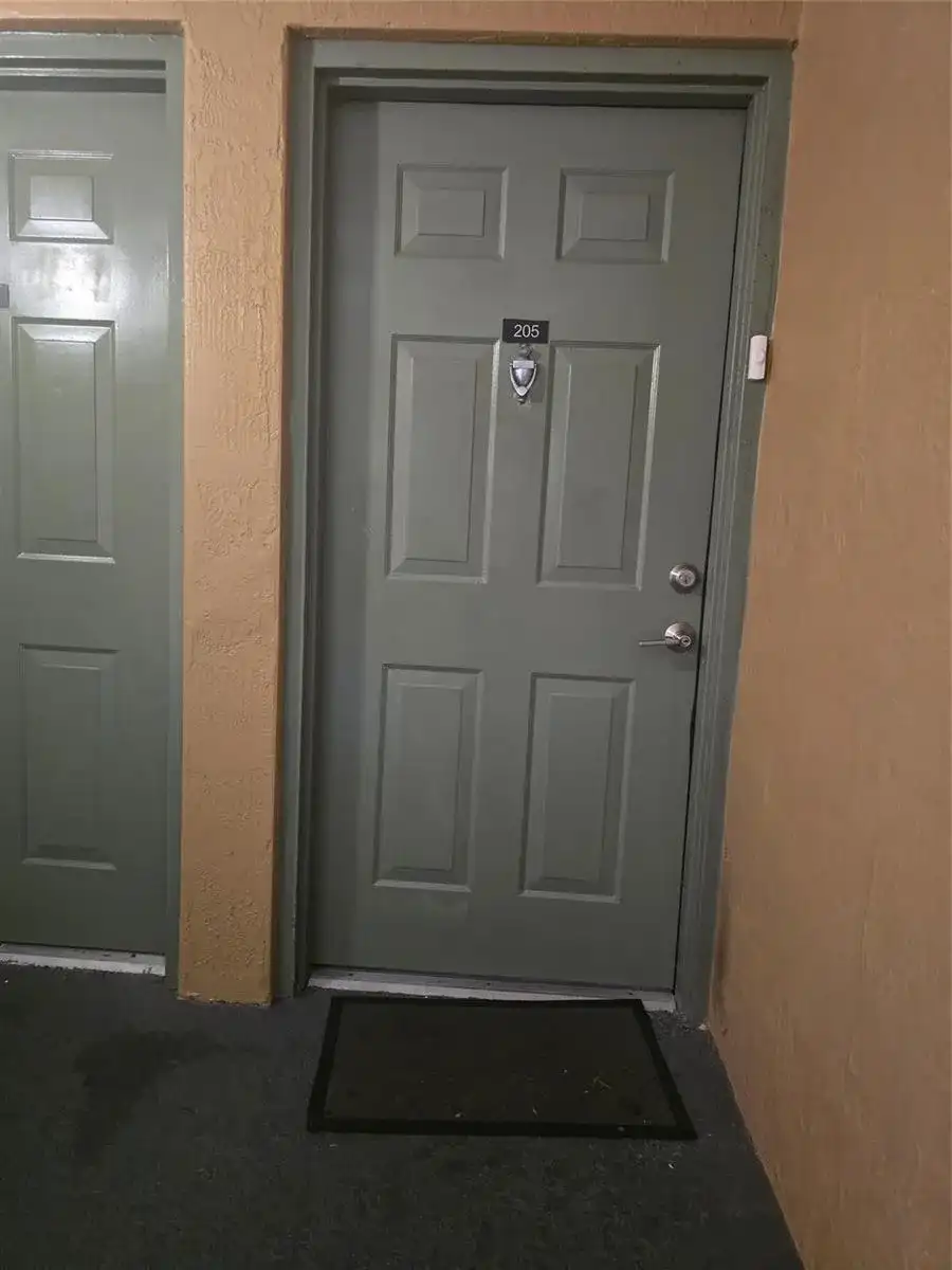 7970 N Nob Hill Road # 205, Tamarac FL 33321