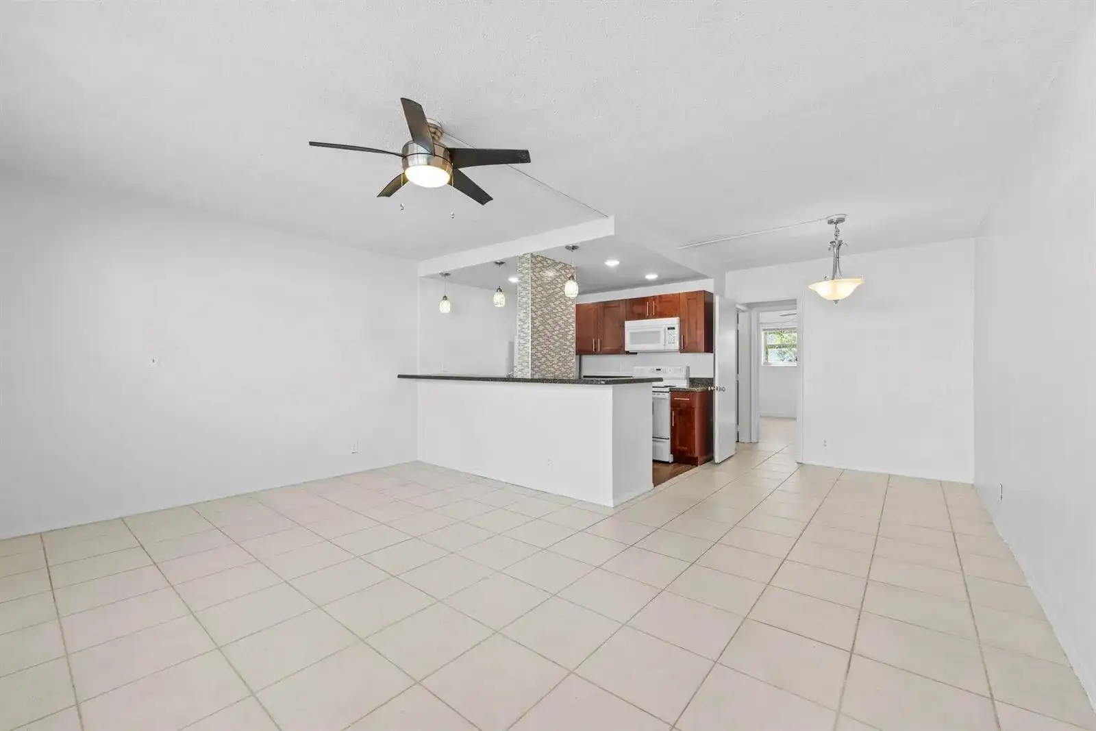 625 Antioch Avenue # 104, Fort Lauderdale FL 33304 photo 2