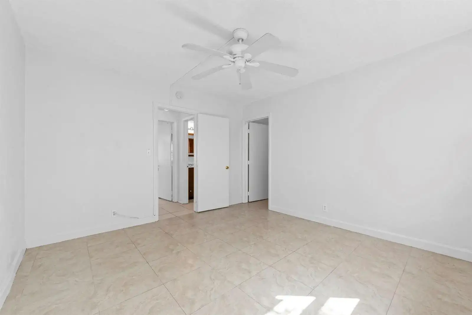 625 Antioch Avenue # 104, Fort Lauderdale FL 33304 photo 3