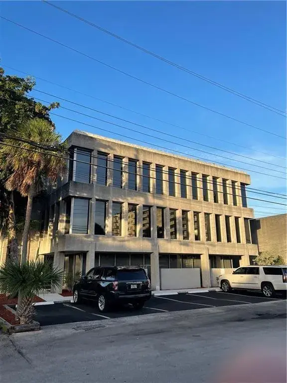 2900 E Oakland Park Boulevard # 4, Fort Lauderdale FL 33306
