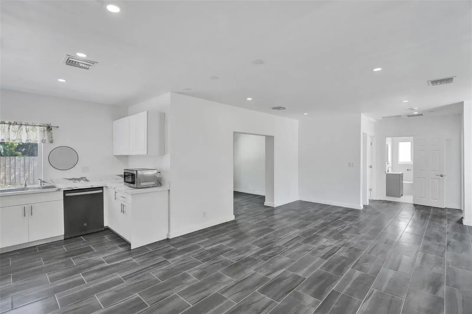 1904 SE 1st Avenue, Fort Lauderdale FL 33316 photo 2