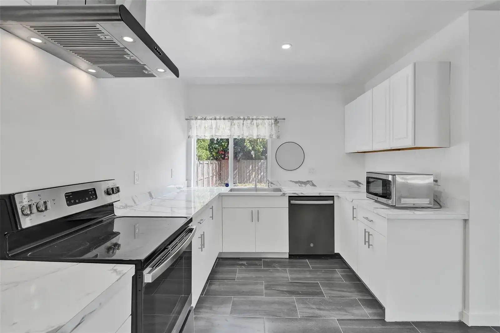 1904 SE 1st Avenue, Fort Lauderdale FL 33316 photo 4
