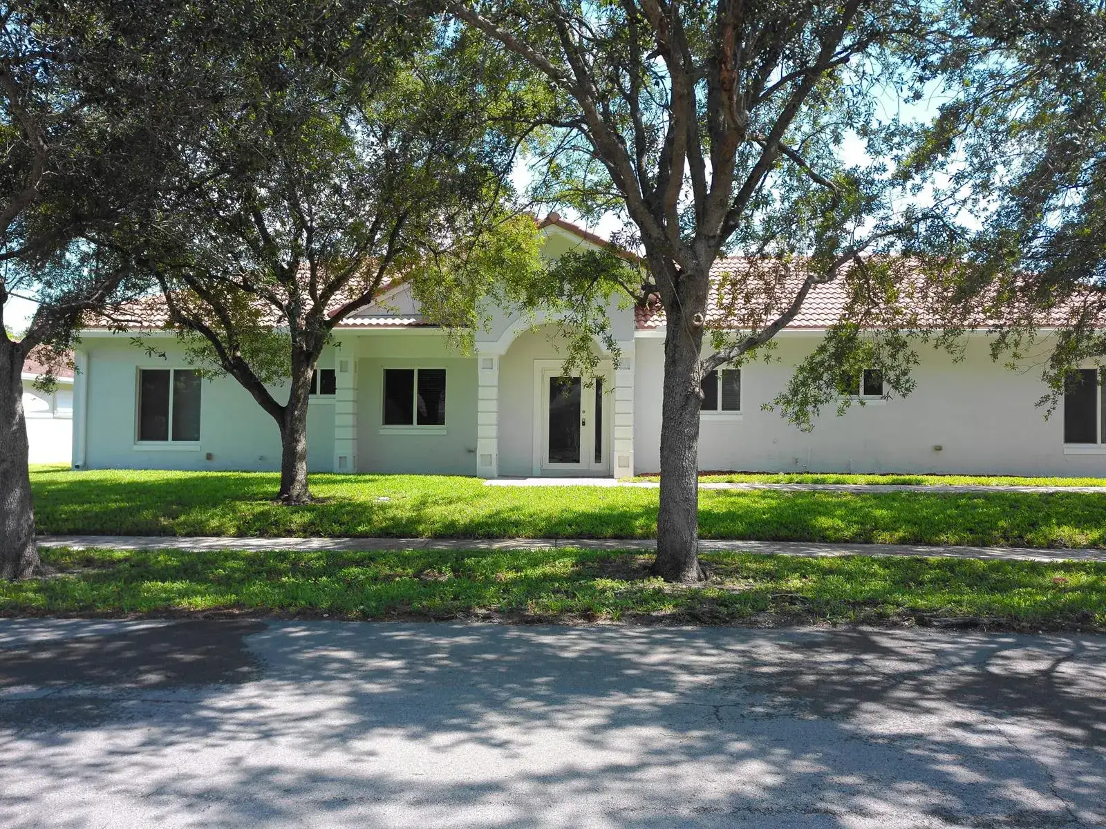 911 NE 12th Avenue, Pompano Beach FL 33060
