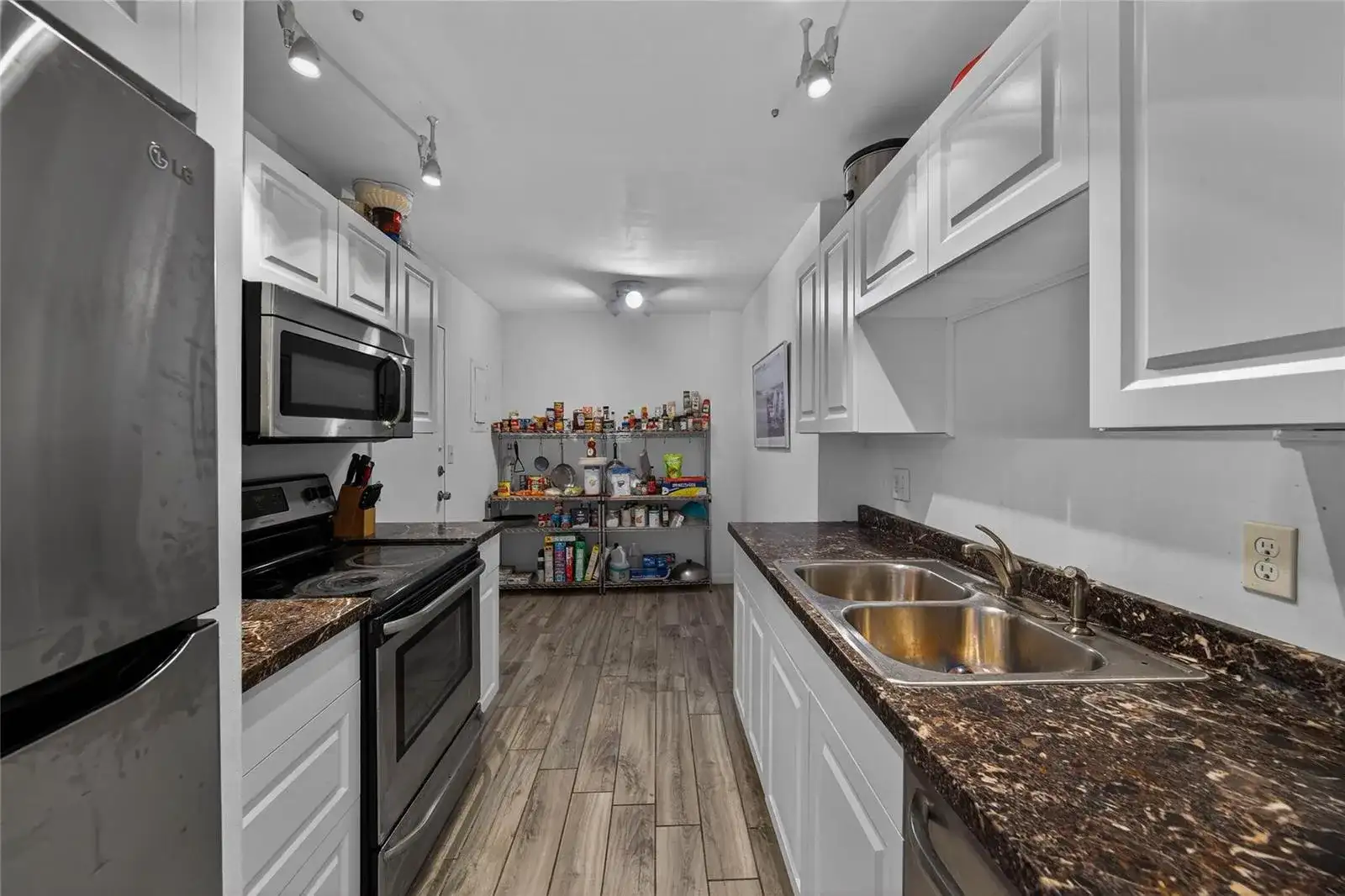 4400 Hillcrest Drive # 704, Hollywood FL 33021 photo 2